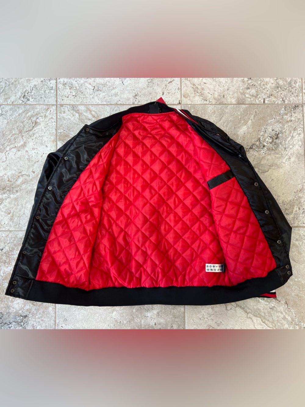 Ultra Game NWT NBA Chicago Bulls Satin Button Up Varsity Jacket, Black/Red, M - Picture 7 of 13